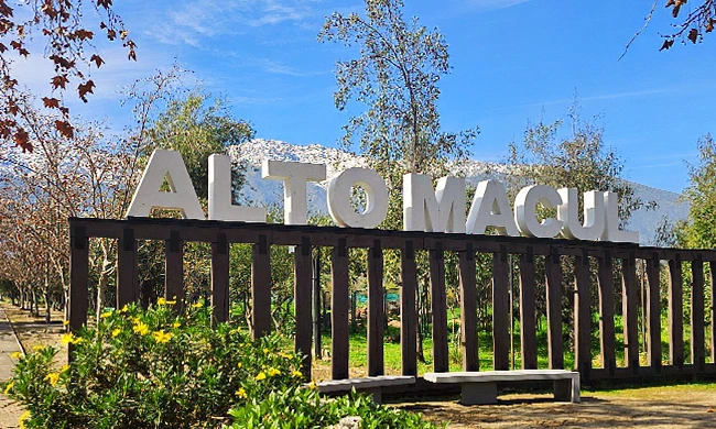 Barrio de condominios de casas y departamentos en Alto Macul La Florida